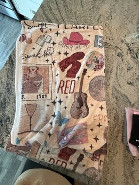 TAYLOR SWIFT blanket